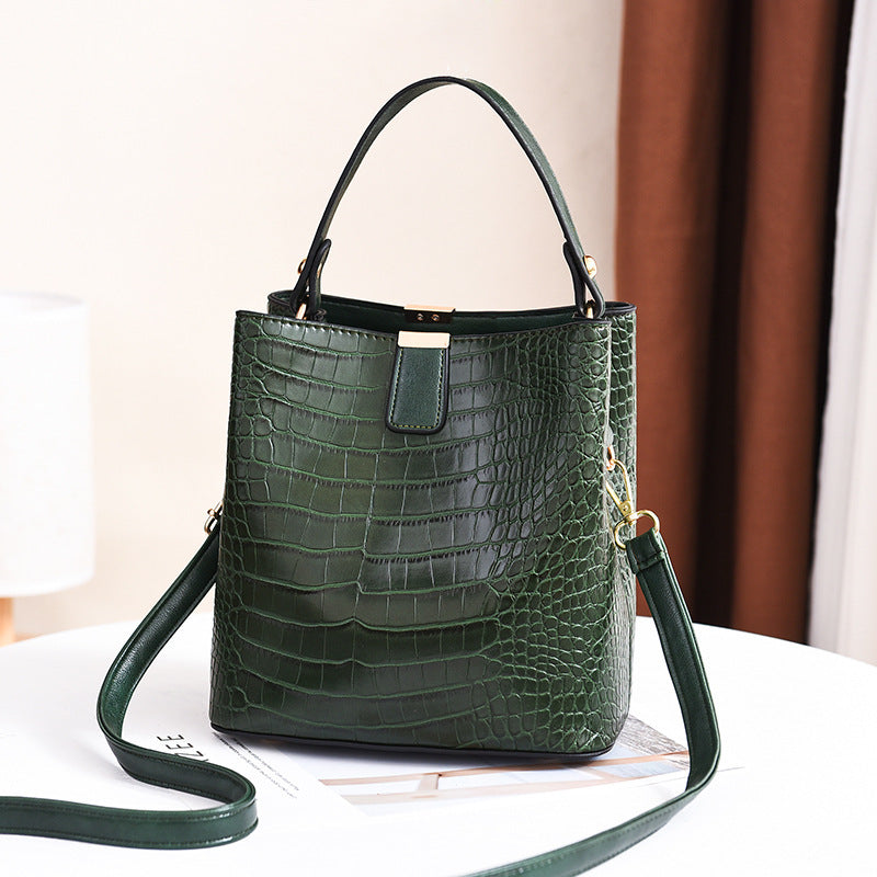 Limited-time 50% off🔥Shiny crocodile-print handbag with gold hardware