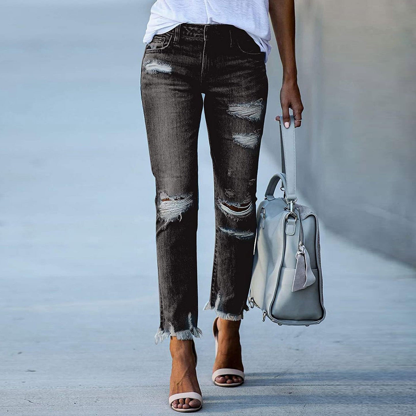 Wash Ripped Raw Hem Mid Rise Crop Jeans