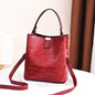 Limited-time 50% off🔥Shiny crocodile-print handbag with gold hardware